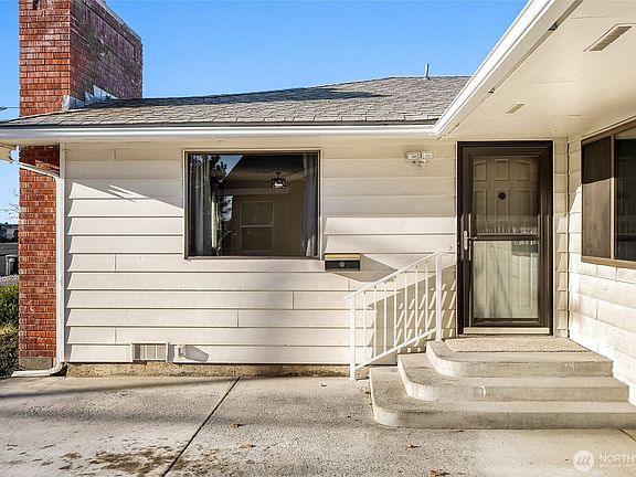 5th image of 838 S Fairbanks Drive