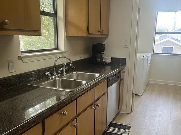 3rd image of 320 Volanta Ave #320