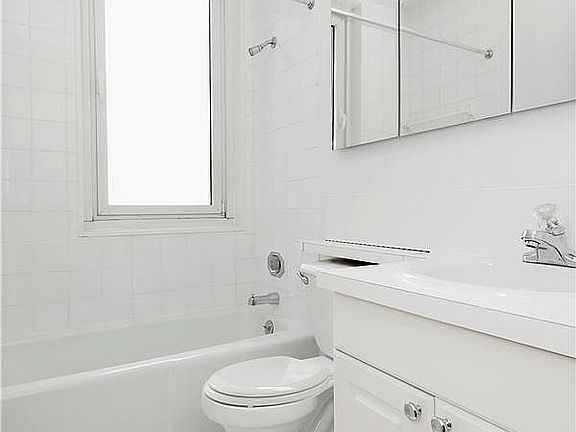 5th image of 230 W 55th St APT 17B