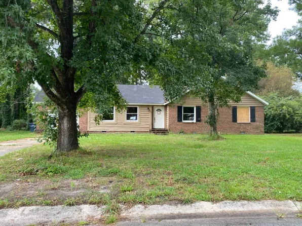120 Carolina Cir, Jacksonville, NC 28546
