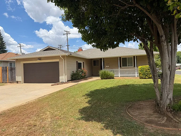 10495 Malaga Way — Photo 37