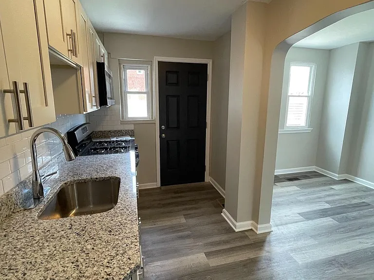 332 Endsleigh Ave — Photo 5