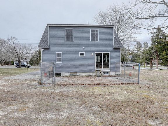 JFP_0115_6_763 hilloside baraget _Enhanc