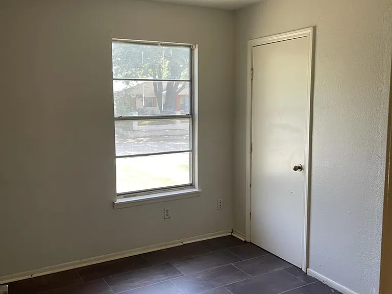 135 Dean St — Photo 5