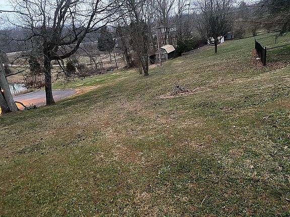 3rd image of 204 E Langdon Rd