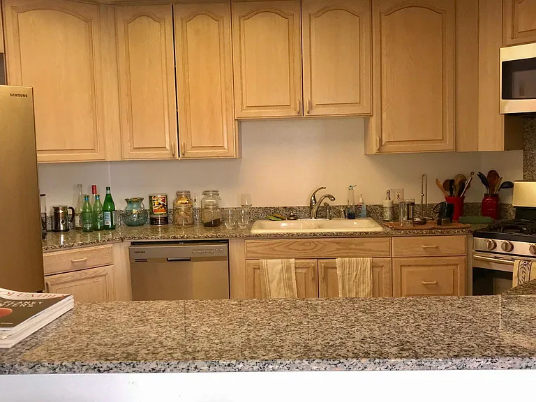 8349 Blackburn Ave #302 — Photo 71
