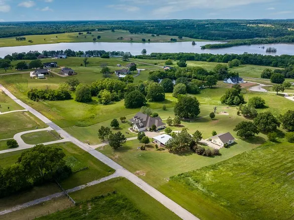 5270 Saddle Ridge Ct, Athens, TX 75752