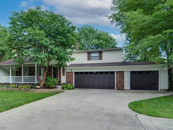 2327 Weymouth Rd, Hinckley, OH 44233