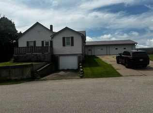 107 Taylor St, Mount Hope, WI 53816