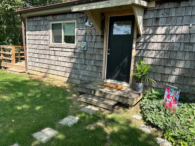 1256 Yankee Rd — Photo 2