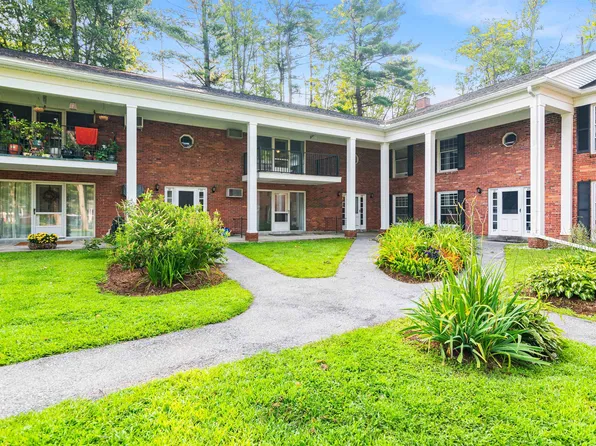 100 Kennedy Drive #25, South Burlington, VT 05403