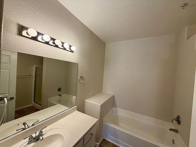 2291 W Horizon Ridge Pkwy #6231 — Photo 26