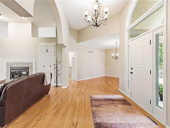 3rd image of 8414 N Vista Cir