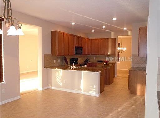 4th image of 2876 Lafayette Trace Dr