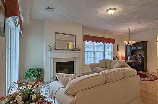 5th image of 906 Alyssa Dr