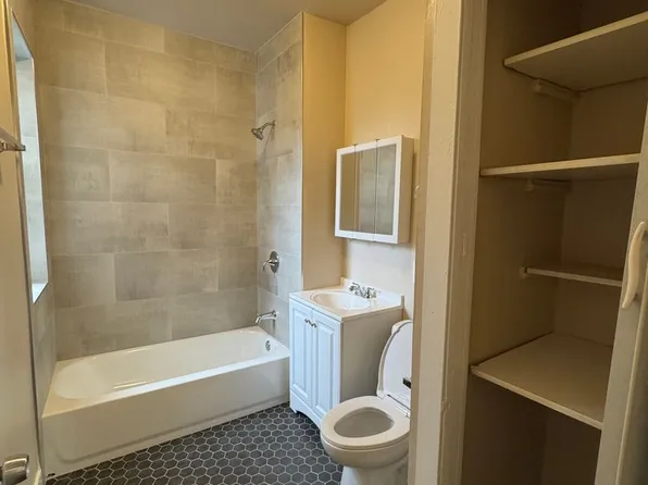 5810 W Erie St #2, Chicago, IL 60644