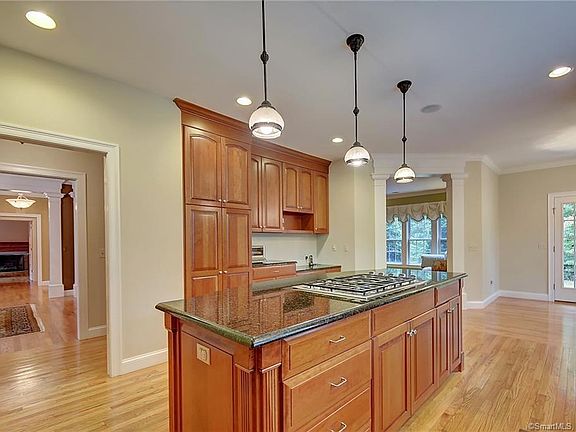 4th image of 497 Cedar Ridge Dr