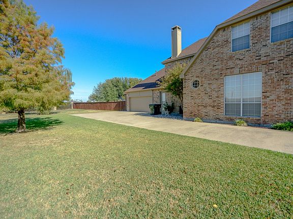 2nd image of 3801 Lost Creek Dr