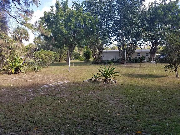5th image of 129 Cypress Ave