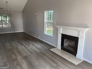 631 Sycamore Dr — Photo 2