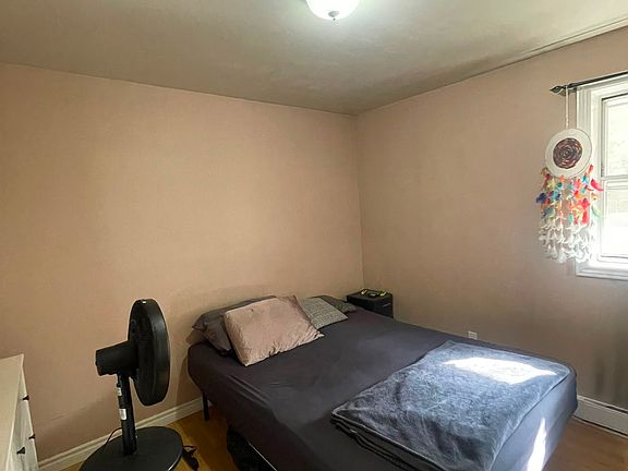 5th image of 267 Mackie Pl #2