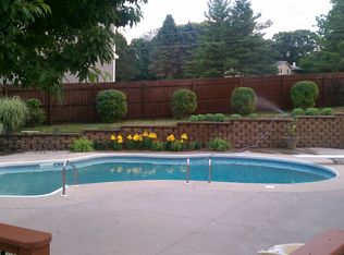 7716 Ashley Pl, Johnston, IA 50131