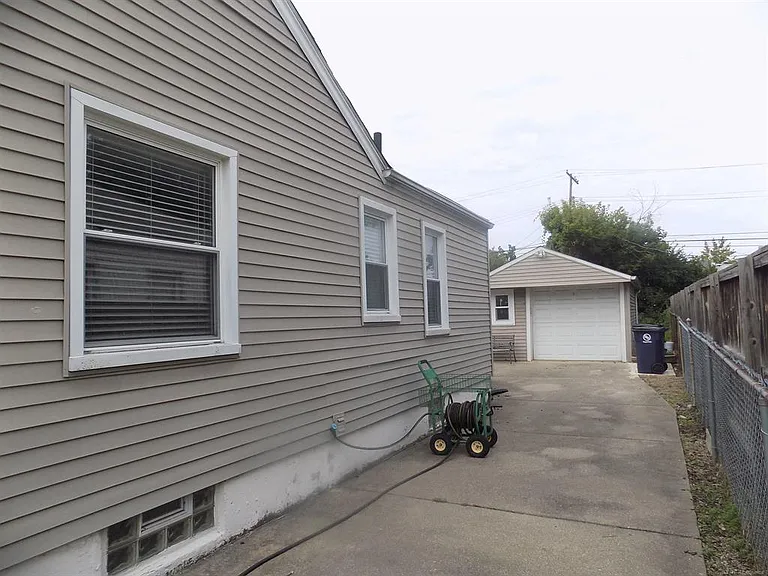 3602 Ravena Ave — Photo 4