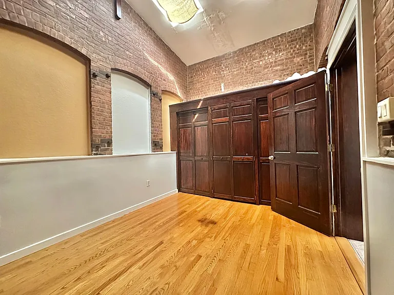 831 Chapel St — Photo 5