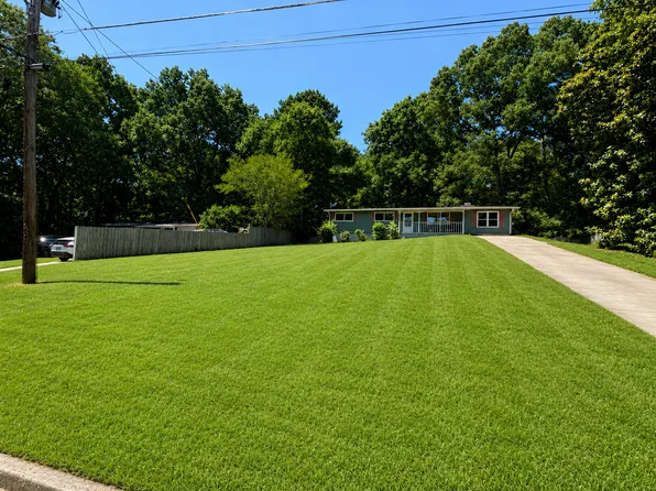 304 Nottingham Dr, Woodstock, GA 30188
