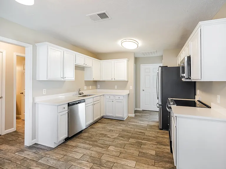 1312 S Hampton Ct — Photo 7