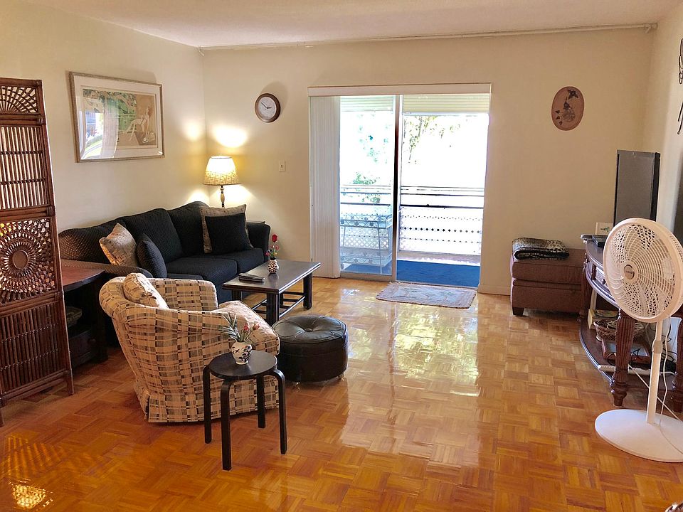 Large room living room with new led screen TV