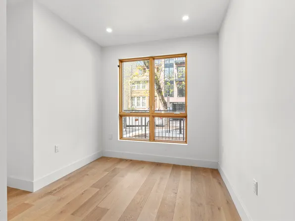 1020 Hancock Street 1A image 2 of 9