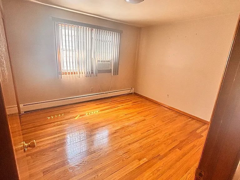 25 Linden St #2 — Photo 10