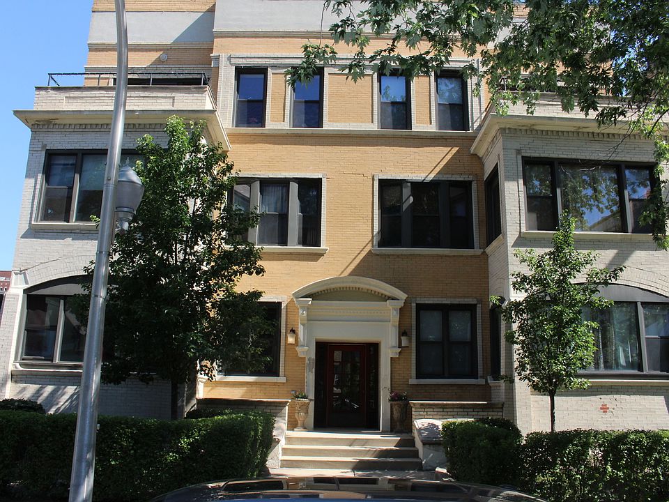 1st image of 830 W Leland Ave