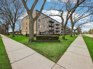 2515 E Olive St APT 1E, Arlington Heights, IL