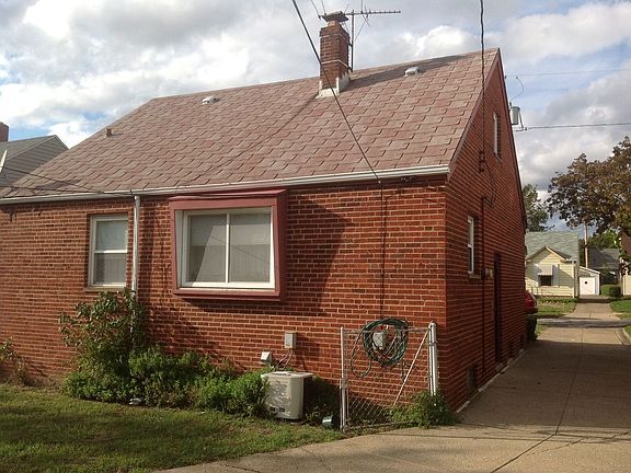 3rd image of 16404 Glendale Ave