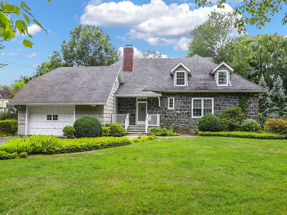1st image of 427 Rushmore Ave