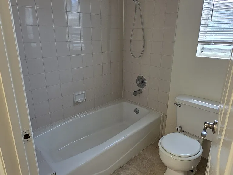 2050 Hornblend St #2050 — Photo 18