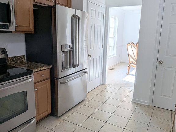 Kitchen to dining room