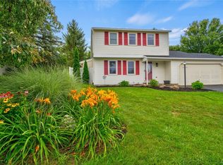 207 Woodmont Dr, Camillus, NY 13031