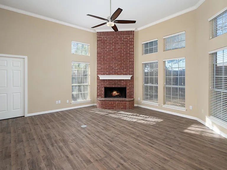 2700 Trophy Dr — Photo 10