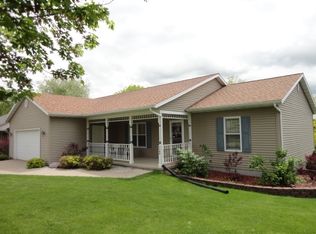 1146 11th St, Baraboo, WI 53913