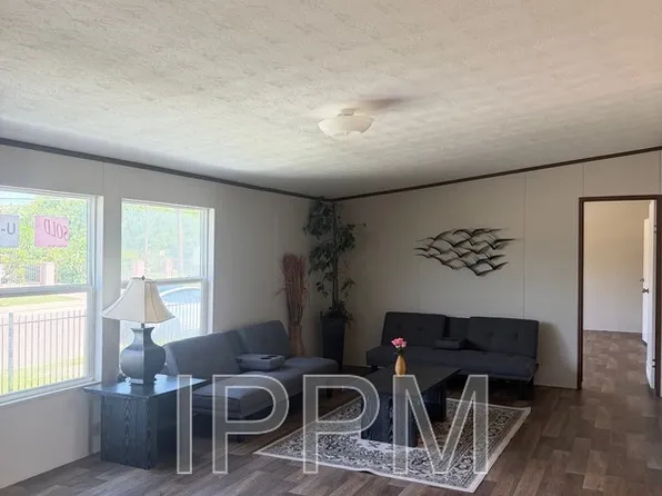 328 N 1st St, Raymondville, TX 78580