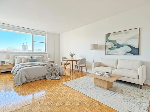 276 Saint George St #702, Toronto, ON M5R 2P6