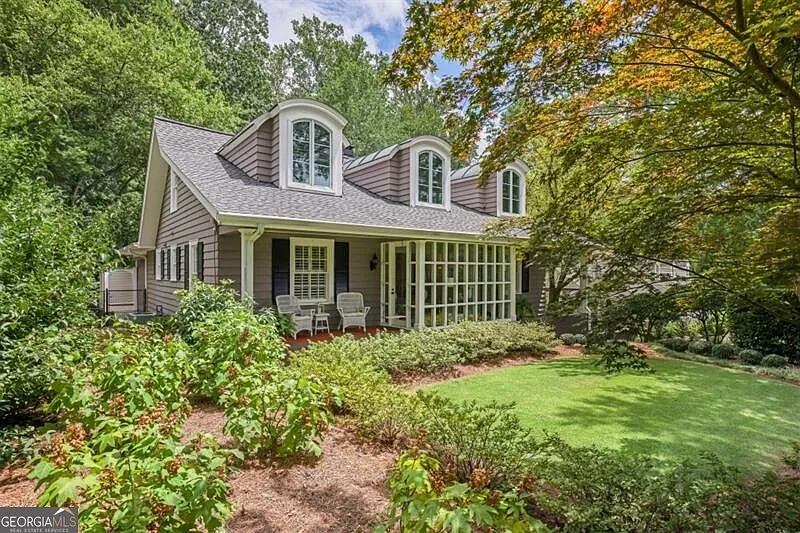 4065 Peachtree Dunwoody Rd NE photo 1