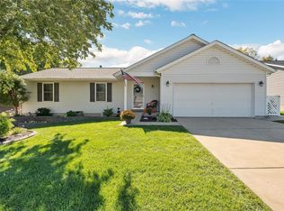 6426 Clover Farm Dr, O'Fallon, MO 63368