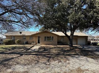106 S Dogwood St, Rhome, TX 76078
