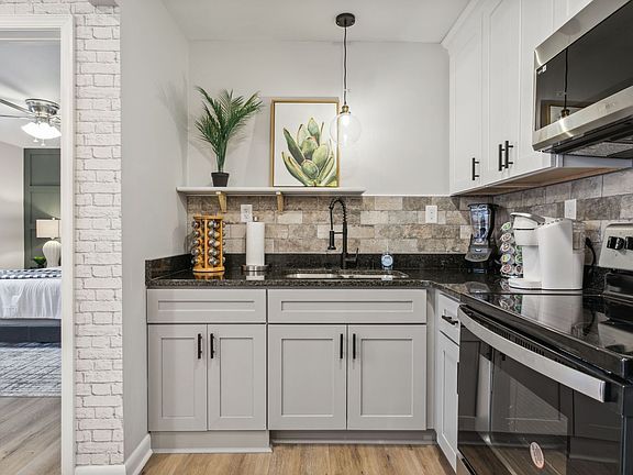 3rd image of 2903 W Mercury Blvd APT 10