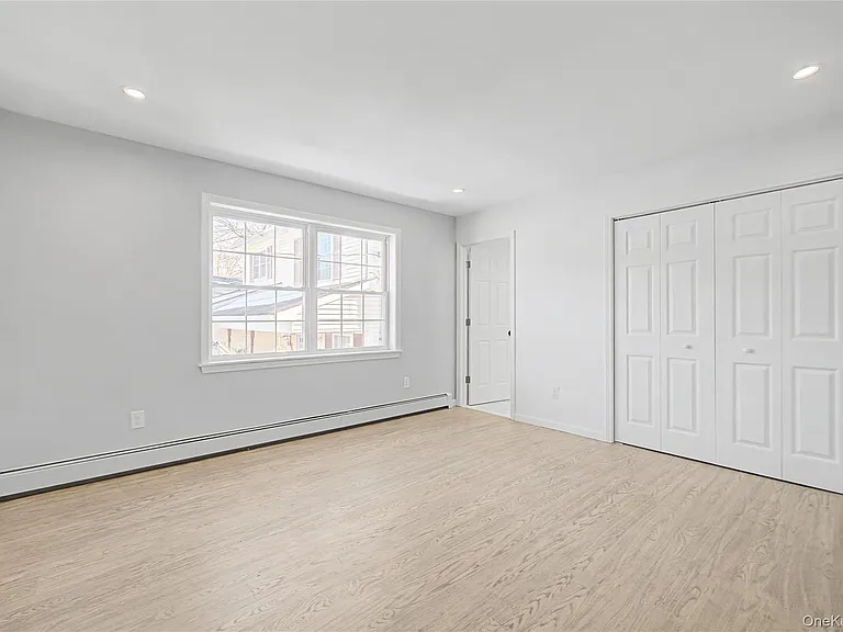 25 Clinton St — Photo 21
