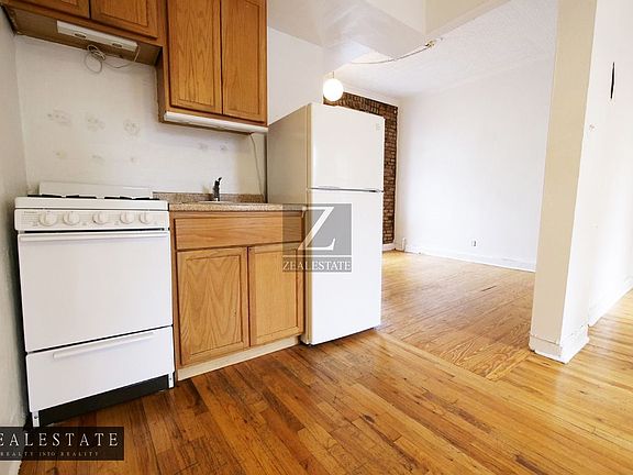 4th image of 77 Sterling Pl APT 1